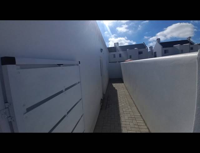 2 BEDROOM HOUSE FOR SALE IN LAMPIESBAAI